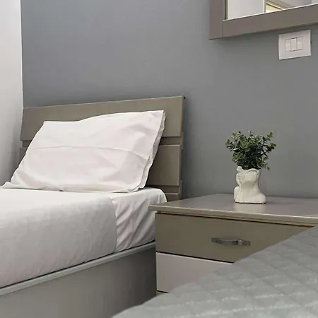 Enopia Pensión Himarë