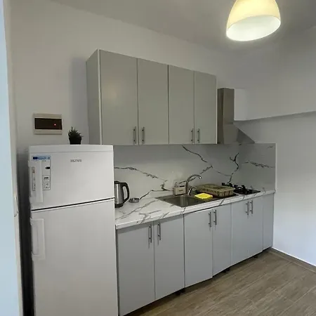 Pensión Enopia Himarë