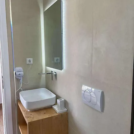 Enopia Pensión Himarë